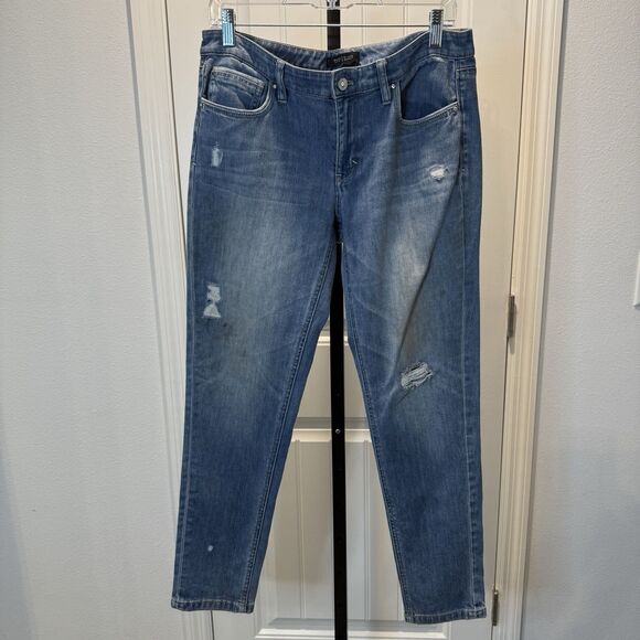 White House Black Market Girlfriend Jeans Distressed Rhinestones Size 8 Denim - Picture 1 of 13